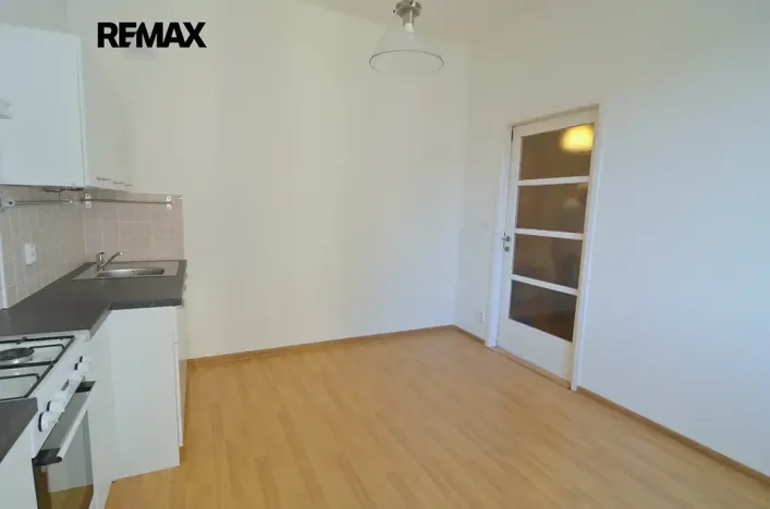 Pronájem bytu 2+1, Praha - Libeň, Pivovarnická, 78 m2