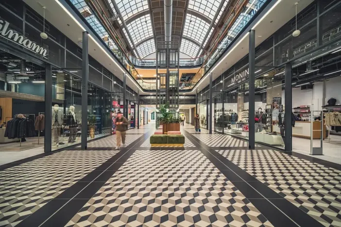 Pronájem obchodního prostoru, Pardubice, náměstí Republiky, 15 m2