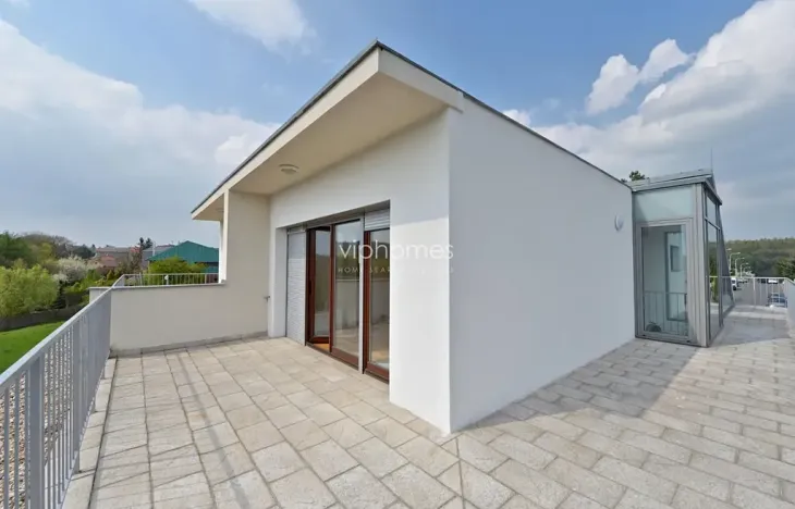 Pronájem rodinného domu, Praha - Nebušice, 360 m2