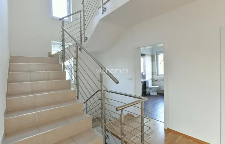 Pronájem vily, Průhonice, Pod Valem II., 285 m2