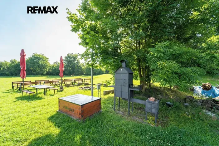 Prodej komerční nemovitosti, Chrášťany, 10917 m2