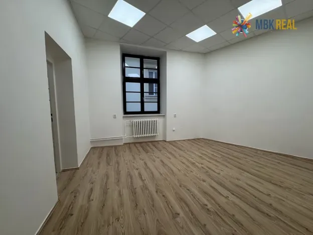 Pronájem kanceláře, Brno, Starobrněnská, 37 m2