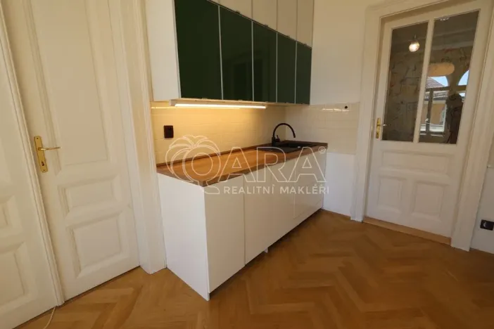 Pronájem bytu 2+kk, Praha - Vršovice, Slovinská, 44 m2