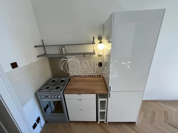 Pronájem bytu 2+kk, Praha - Vršovice, Slovinská, 44 m2
