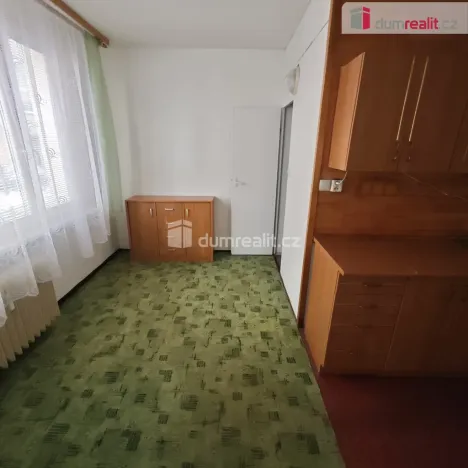 Pronájem bytu 2+1, Děčín - Děčín III-Staré Město, Kladenská, 58 m2