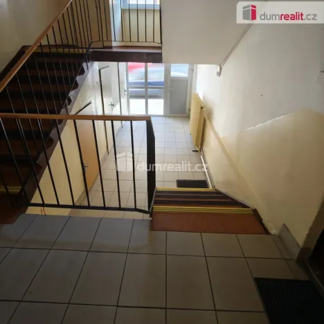 Pronájem bytu 2+1, Děčín - Děčín III-Staré Město, Kladenská, 58 m2