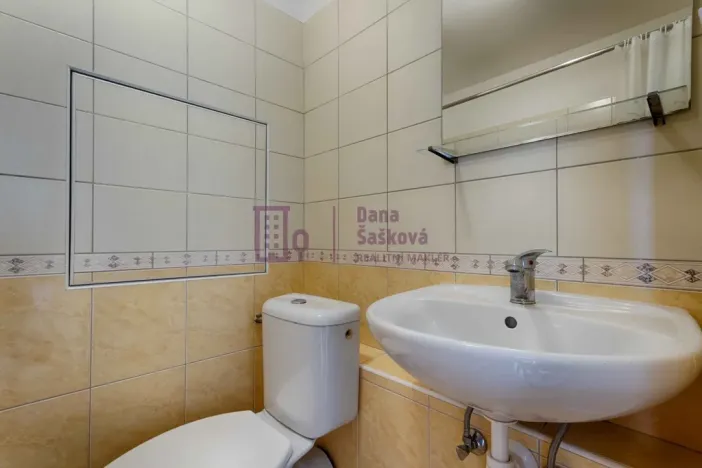 Pronájem bytu 2+kk, Jindřichův Hradec - Jindřichův Hradec III, sídliště Vajgar, 45 m2