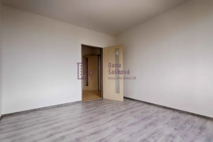 Pronájem bytu 2+kk, Jindřichův Hradec - Jindřichův Hradec III, sídliště Vajgar, 45 m2