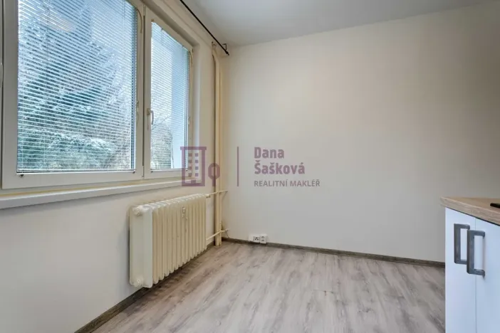 Pronájem bytu 1+kk, Jindřichův Hradec - Jindřichův Hradec III, sídliště Vajgar, 16 m2