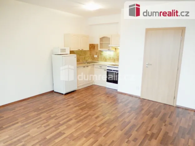 Pronájem bytu 1+kk, Praha - Čakovice, Bermanova, 37 m2