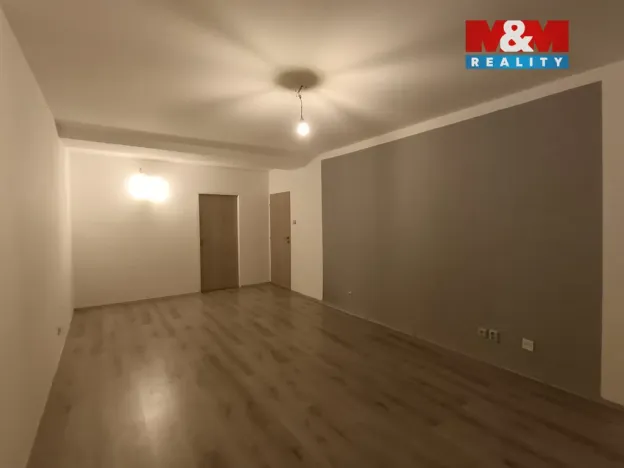 Pronájem bytu 2+1, Ostrava - Poruba, Francouzská, 52 m2