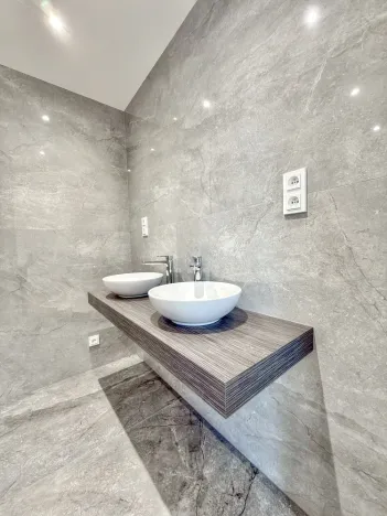 Prodej bytu 4+kk, Praha - Holyně, náměstí Pod lípou, 127 m2