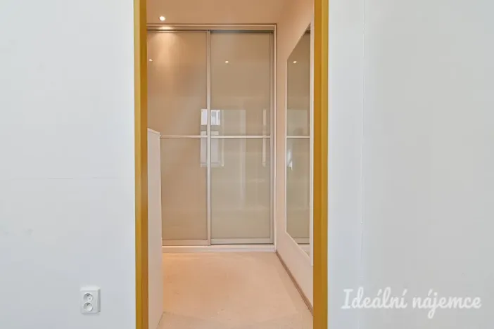 Pronájem bytu 1+1, Brno, Bratislavská, 40 m2