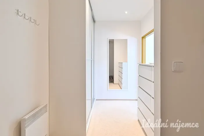 Pronájem bytu 1+1, Brno, Bratislavská, 40 m2