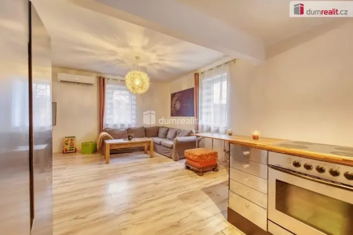 Prodej rodinného domu, Velichov, 300 m2