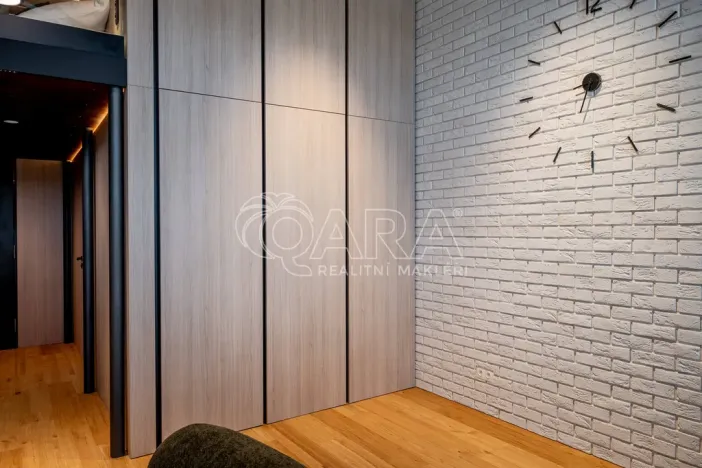 Pronájem bytu 1+kk, Praha - Holešovice, Tusarova, 53 m2