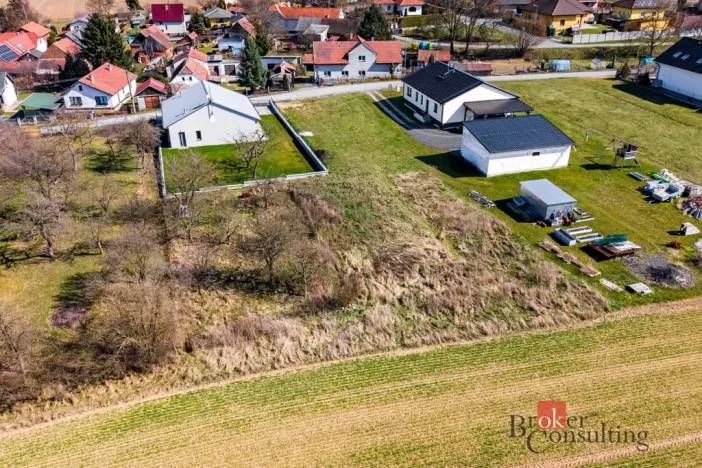 Prodej pozemku pro bydlení, Výrov - Hadačka, 787 m2
