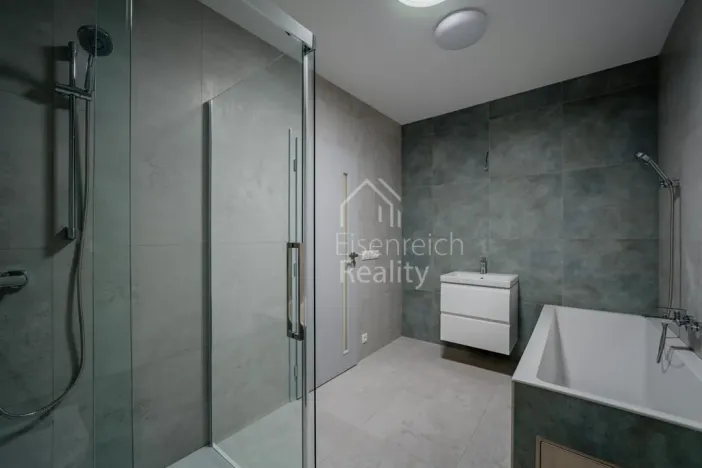 Prodej bytu 3+kk, Hradec Králové - Slatina, Pod Spáleníkem, 84 m2