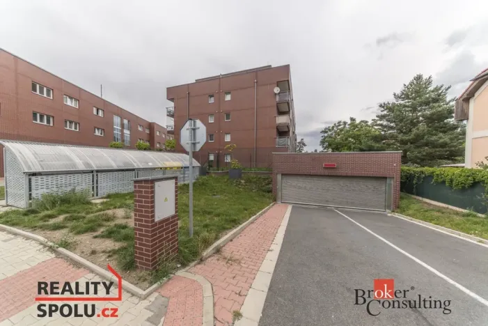 Pronájem bytu 1+kk, Praha - Modřany, K Vystrkovu, 36 m2