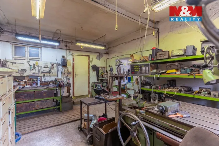 Prodej výrobních prostor, Bedihošť, Komenského, 180 m2