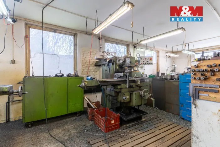 Prodej výrobních prostor, Bedihošť, Komenského, 180 m2