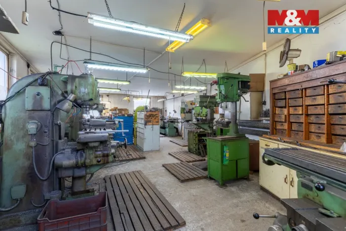 Prodej výrobních prostor, Bedihošť, Komenského, 180 m2