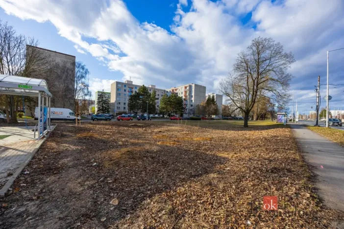 Pronájem komerčního pozemku, Hradec Králové, 542 m2