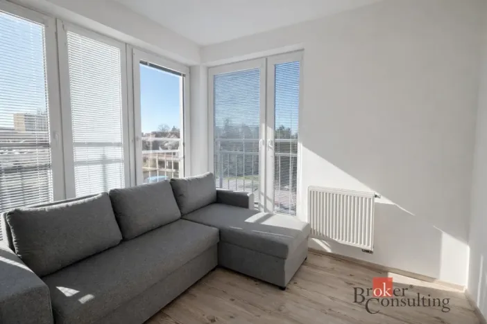 Pronájem bytu 2+kk, Pardubice - Ohrazenice, U Sportovní školy, 49 m2