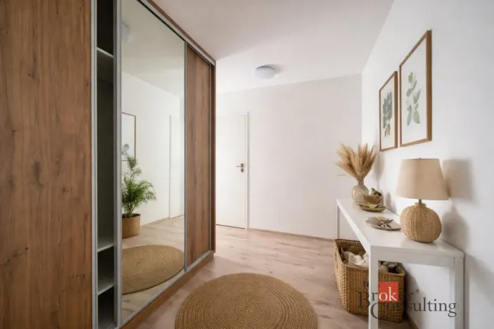 Pronájem bytu 2+kk, Pardubice - Ohrazenice, U Sportovní školy, 49 m2