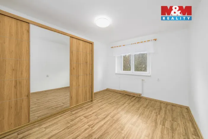 Prodej bytu 2+1, Chvaletice, 50 m2