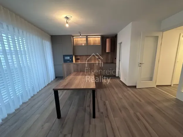 Pronájem bytu 3+kk, Hradec Králové - Svobodné Dvory, Pálenecká, 113 m2