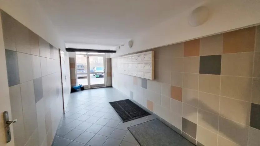Pronájem bytu 2+kk, Praha - Hostivař, Kozmíkova, 46 m2