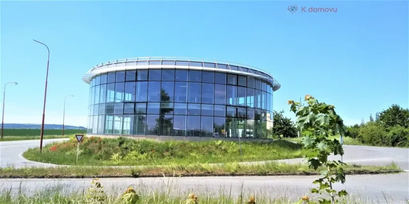 Prodej obchodního prostoru, Staré Město, náměstí Hrdinů, 1625 m2