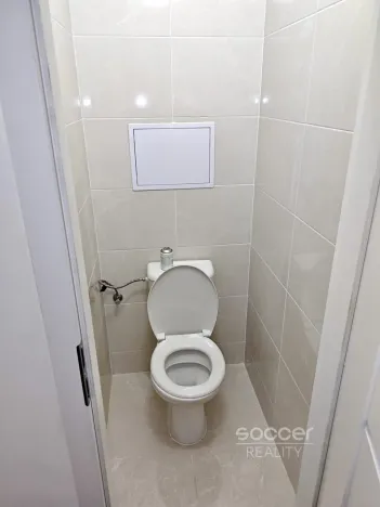 Pronájem bytu 2+kk, Praha - Kobylisy, Famfulíkova, 45 m2