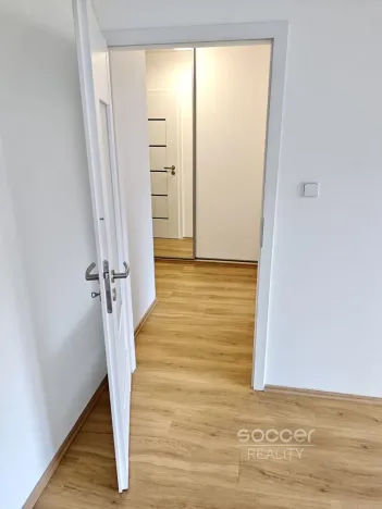 Pronájem bytu 2+kk, Praha - Kobylisy, Famfulíkova, 45 m2