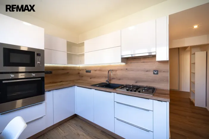 Pronájem bytu 2+1, Praha - Strašnice, Mrštíkova, 67 m2