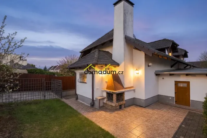 Prodej rodinného domu, Praha, Gallašova, 450 m2