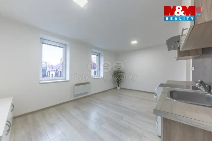 Pronájem bytu 2+kk, Nové Město pod Smrkem, Ludvíkovská, 36 m2