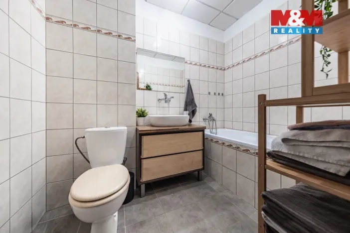 Prodej výrobních prostor, Droužkovice, Rudé armády, 486 m2