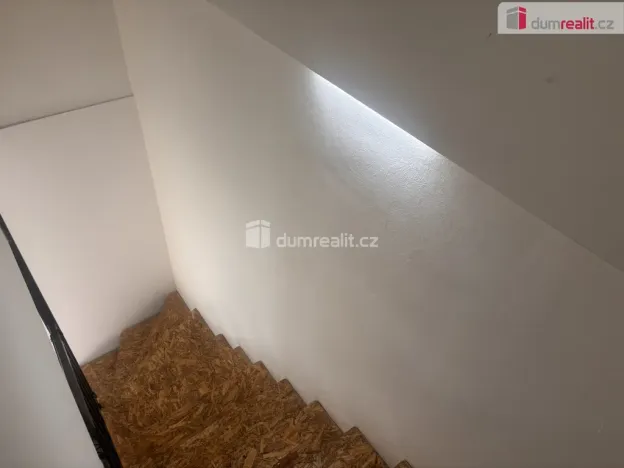 Pronájem atypického bytu, Praha - Běchovice, Podnikatelská, 14 m2