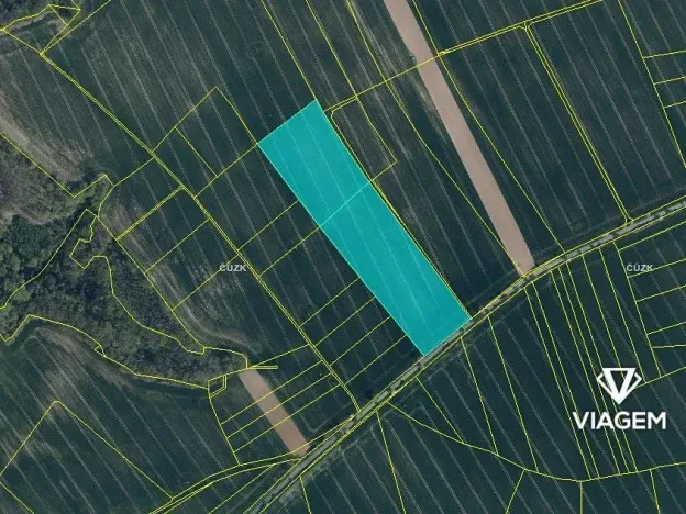 Prodej podílu pole, Želízy, 8977 m2