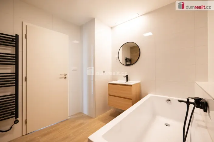 Pronájem bytu 2+kk, České Budějovice - České Budějovice 2, Branišovská, 77 m2