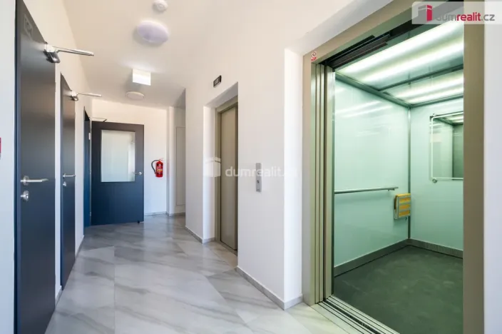 Pronájem bytu 2+kk, České Budějovice - České Budějovice 2, Branišovská, 77 m2