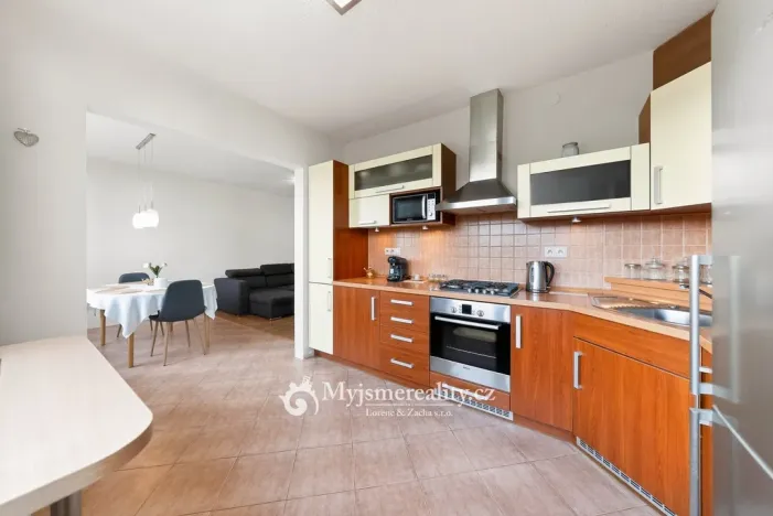 Prodej bytu 4+1, Práče, 87 m2