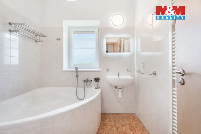 Pronájem bytu 2+kk, Liberec - Liberec VI-Rochlice, Nádvorní, 45 m2