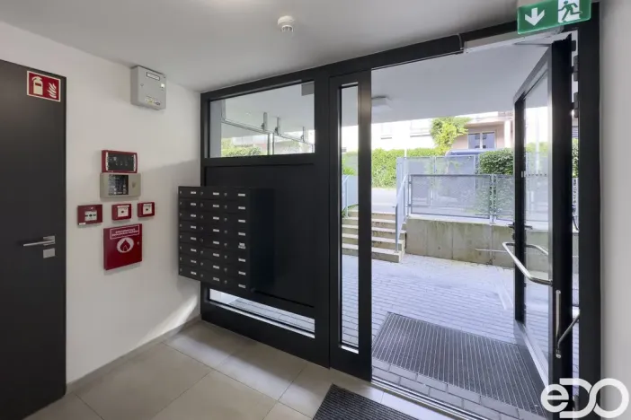 Prodej bytu 2+kk, Praha - Hrdlořezy, Mezilehlá, 65 m2