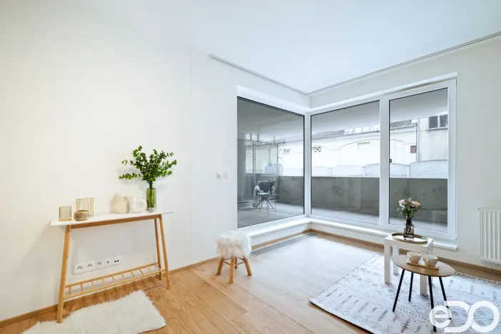 Prodej bytu 2+kk, Praha - Hrdlořezy, Mezilehlá, 65 m2