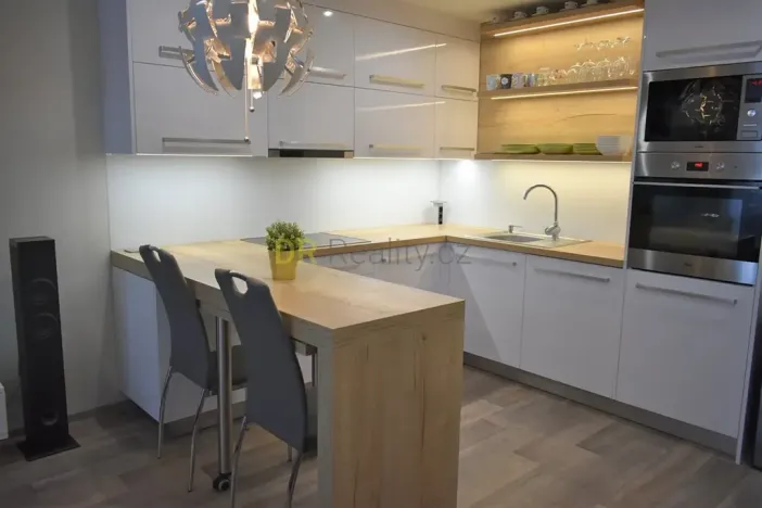 Pronájem bytu 2+kk, Brno, Ypsilantiho, 42 m2