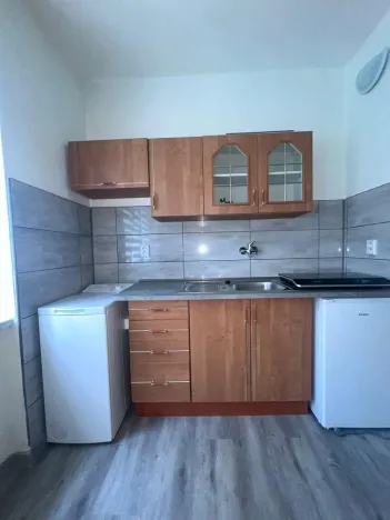 Pronájem bytu 1+kk, Ostrava - Poruba, Maďarská, 26 m2