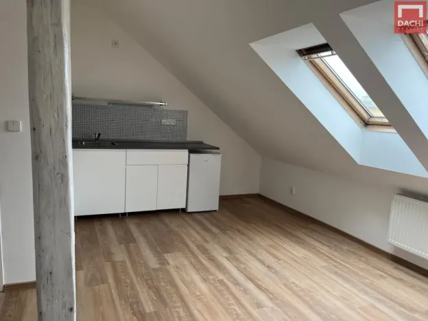 Pronájem bytu 1+kk, Olomouc, Zeyerova, 19 m2